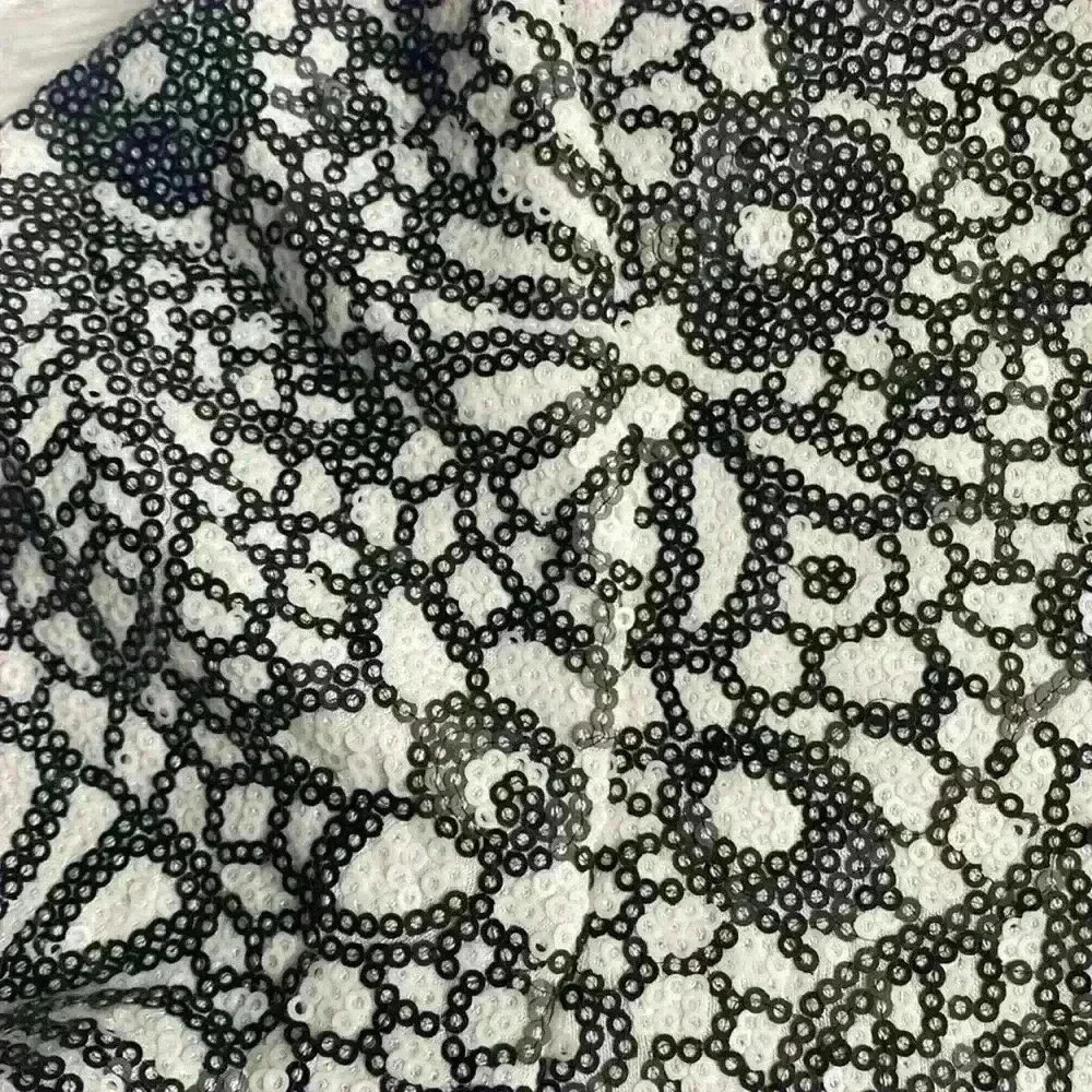 Banana Republic sequin short sleeve shirt. Black-and-white. Size medium. - Picture 3 of 7